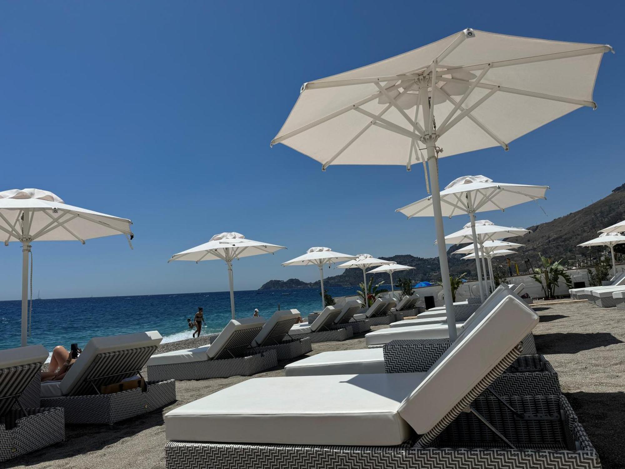 Beach Penthouse Marisol 2Floors, Central Letojanni Exterior photo